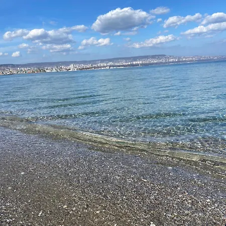 Апартаменты Seaside View In